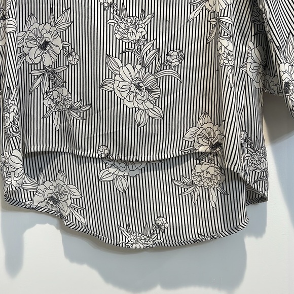 Papermoon Floral Striped Women's Top size small. In excellent condition! - Picture 4 of 9